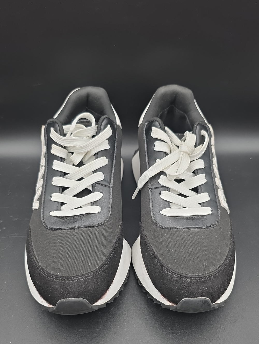 DKNY Niva Black And White Colorblock Sneaker Size 7.5 - Picture 2 of 9